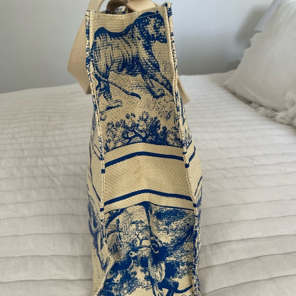 Christian Dior DIORivera jute tote. Limited edition navy 2022 summer collection! - Picture 6 of 8